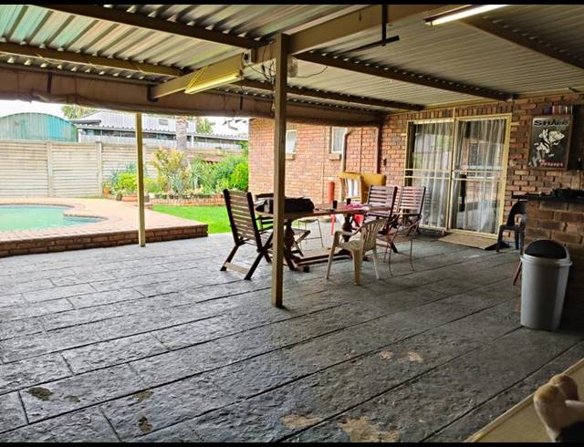 3 BEDROOM HOUSE FOR SALE IN DASPOORT ESTATE